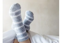 Dormire con le calze: buona o cattiva abitudine? Calze per Passione