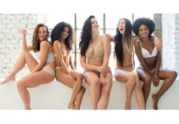 Le Tendenze che Renderanno Protagonista l'Intimo Donna nella Primavera/Estate 2025