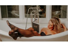 Calze da Donna Leggere: Eleganza Estiva tra Collant e Autoreggenti